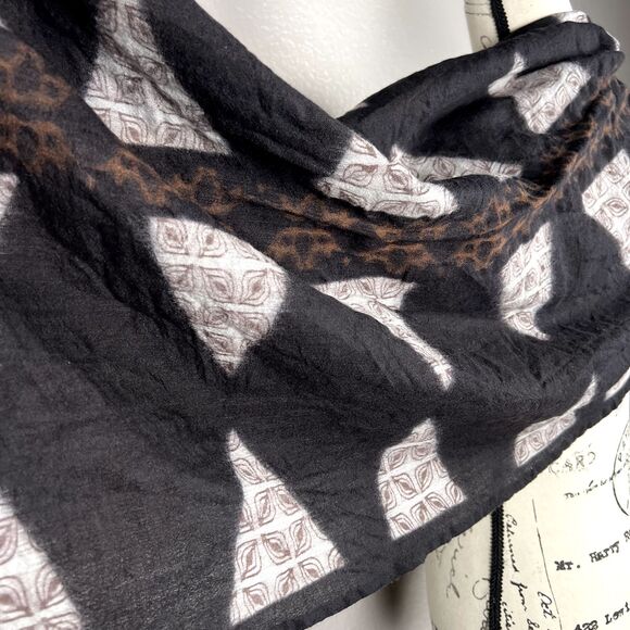 Geometric 23" x 64" Fringe Edge Scarf Black White Triangles Floral Print - Picture 4 of 7